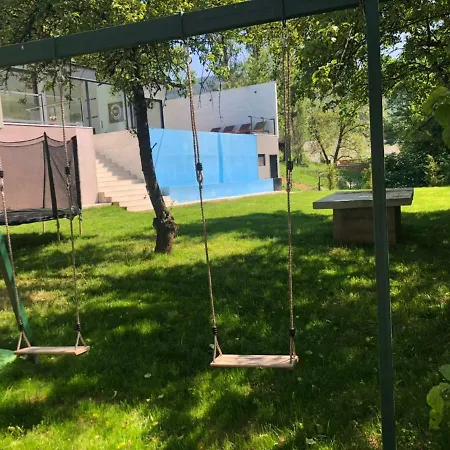 Holiday Secret Garden בית נופש